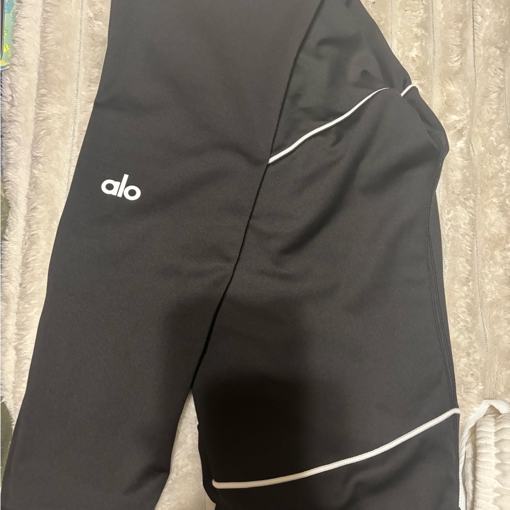ALO Yoga Black Leggings with White Accents